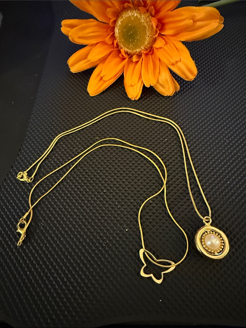 Delicate Gold Butterfly and Pearl Pendant Necklace Set - Women Jewelry
